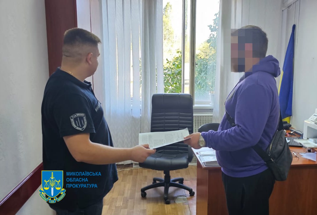 У Миколаєві працівника поліції затримали під час отримання хабаря