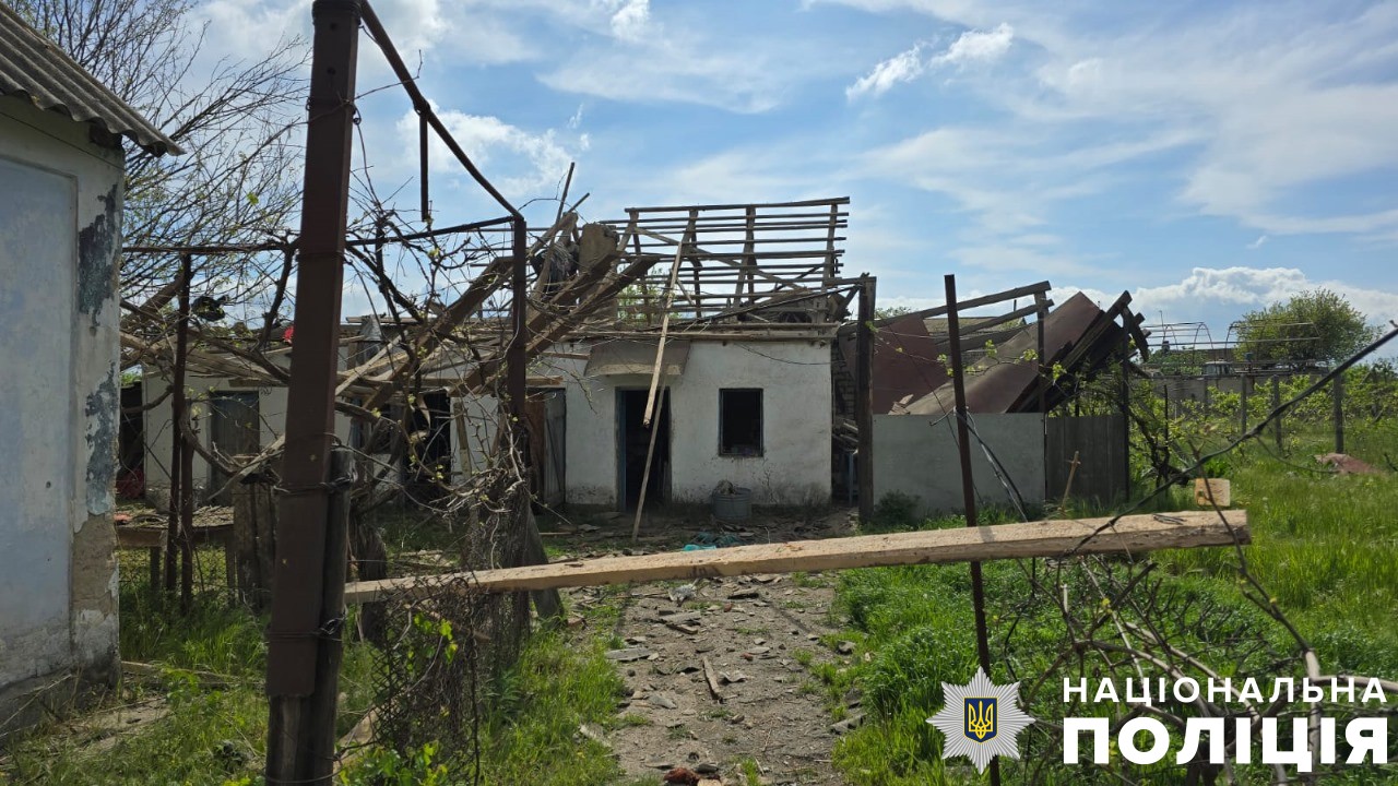 Окупанти обстріляли 9 населених пунктів Херсонщини та вдарили балістикою по обласному центру 