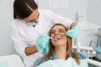 В Херсоні діє програма з надання стоматологічних послуг окремим категоріям населення: хто може скористатись та куди звертатись?