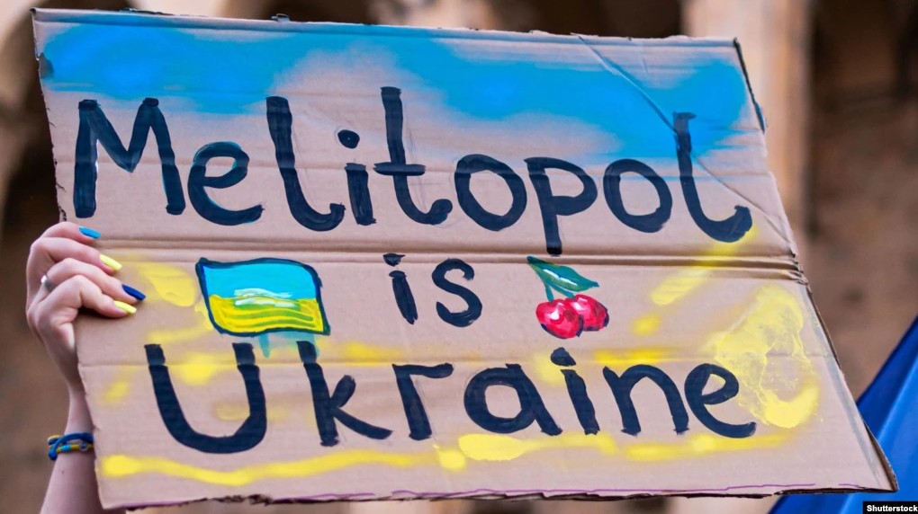 «На вулиці навіть візуально більше людей у формі, аніж цивільних»: життя Мелітополя в окупації