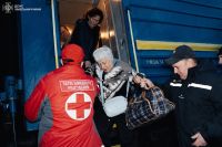 Через російські обстріли на Хмельниччину евакуювали 25 жителів Херсонщини