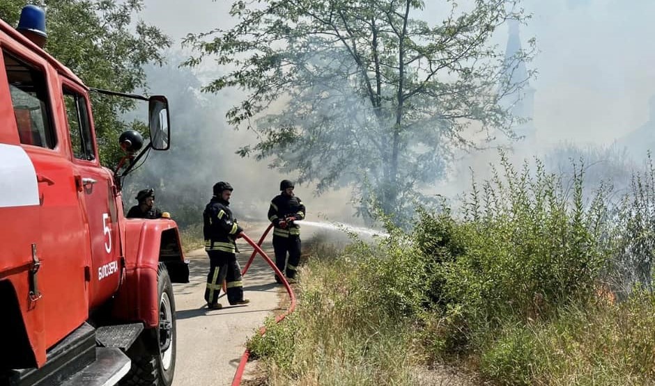 За добу на Херсонщині рятувальники ліквідували шість пожеж