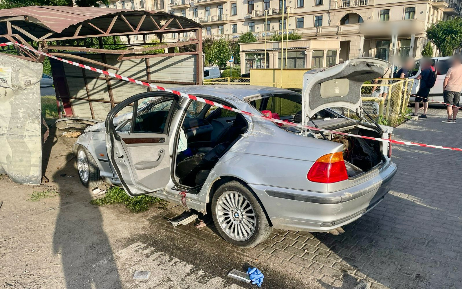 На Одещині порушник-рецидивіст протаранив автівку та збив трьох пішоходів