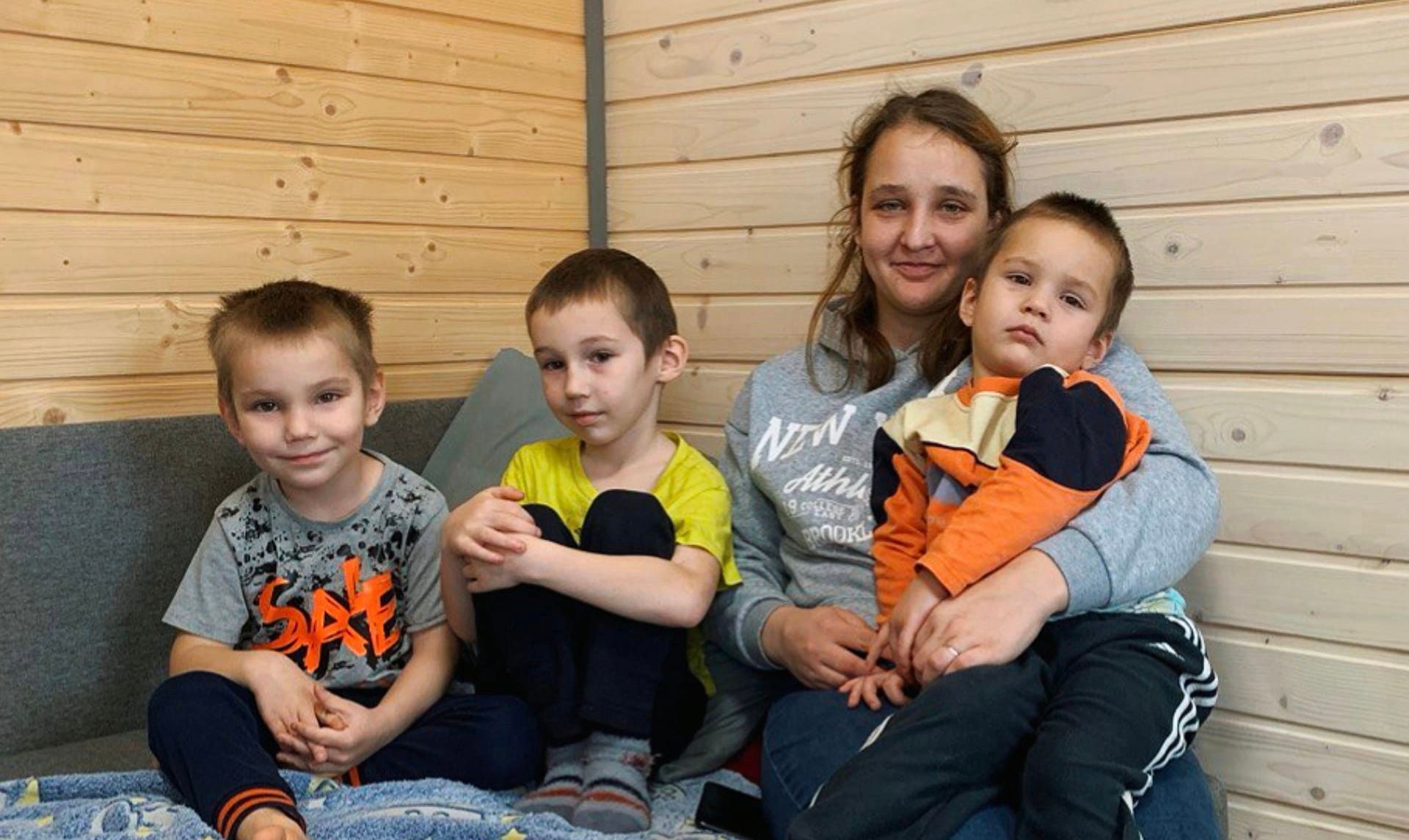 Повернення з окупації: родині з Херсонщини з трьома маленькими дітьми надали житло
