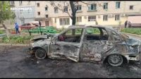 Пошкоджені будинки та згорілі автівки: окупанти обстріляли Корабельний район Херсона (відео) (ОНОВЛЕНО)