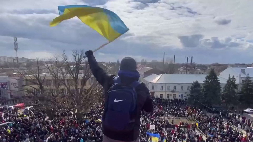 Близько половини населення тимчасово окупованої частини півдня України мають проукраїнську позицію