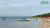 Без мін, але з морськими блохами: пляжі Тилігульського лиману вже повні відпочивальників (фото)