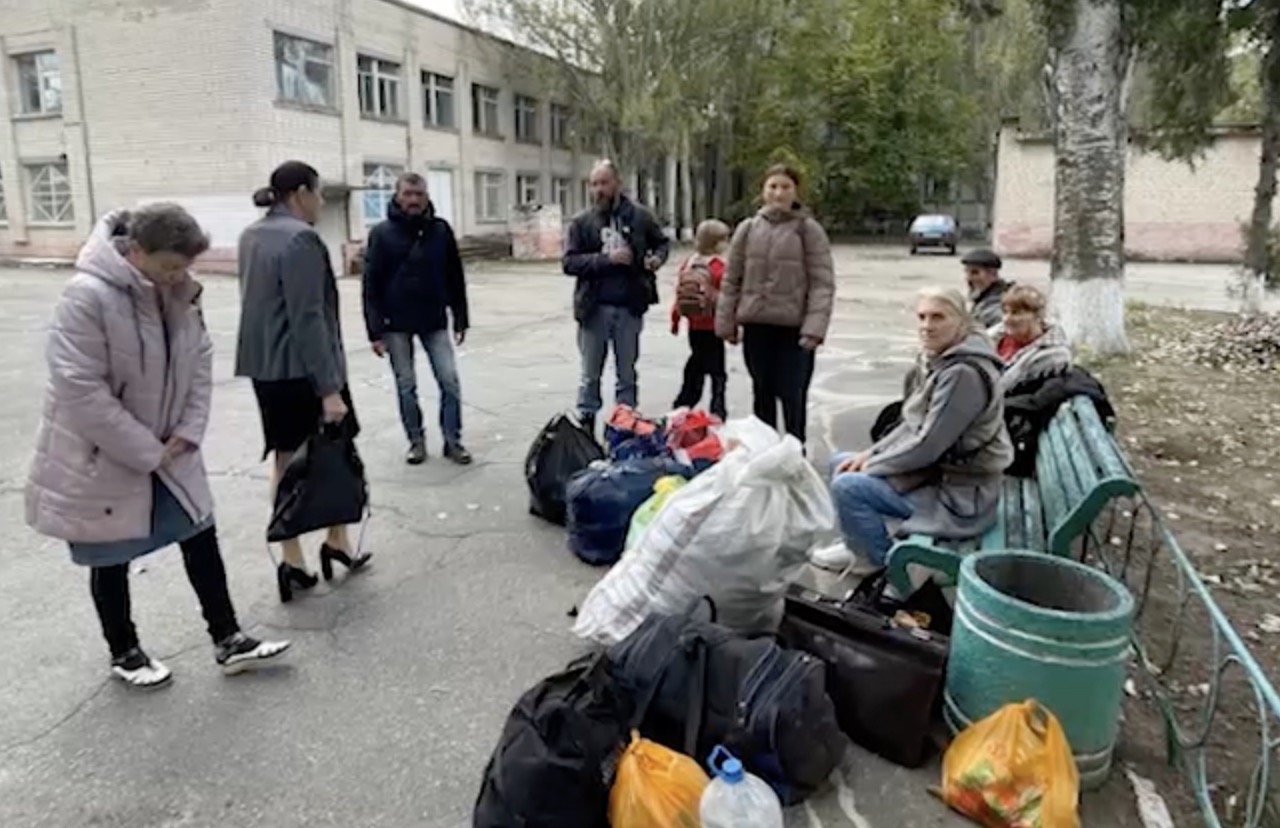 Окупанти та колаборанти активізували евакуацію своїх сімей із Херсонщини після вибуху на Кримському мосту