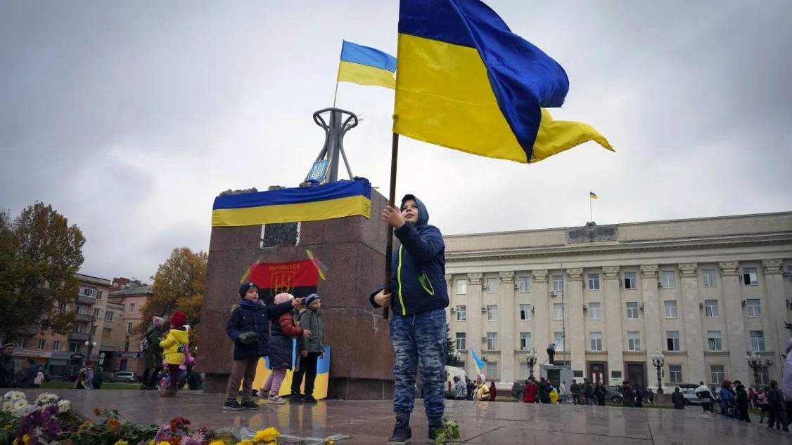 «Херсон був, є і буде українським»: генерал-майор Михайло Драпатий записав відеозвернення до херсонців (відео)