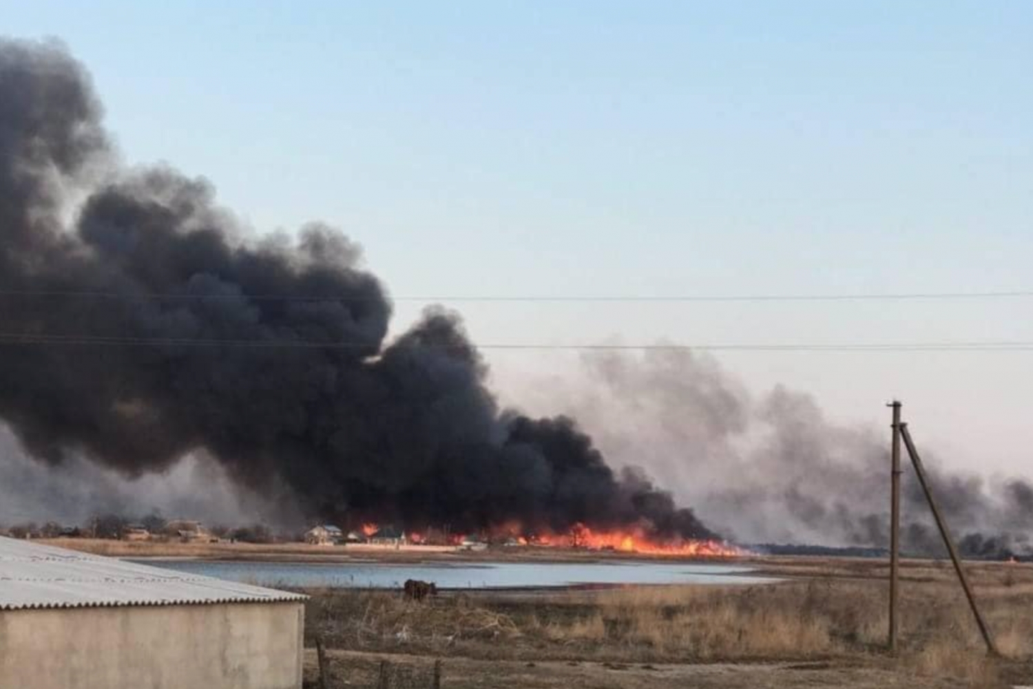 На окупованому Кінбурні вже другий місяць поспіль не вщухають пожежі