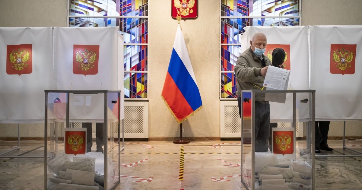 Окупанти дозволили жителям окупованої частини Херсонщини голосувати на фейкових виборах за українськими документами