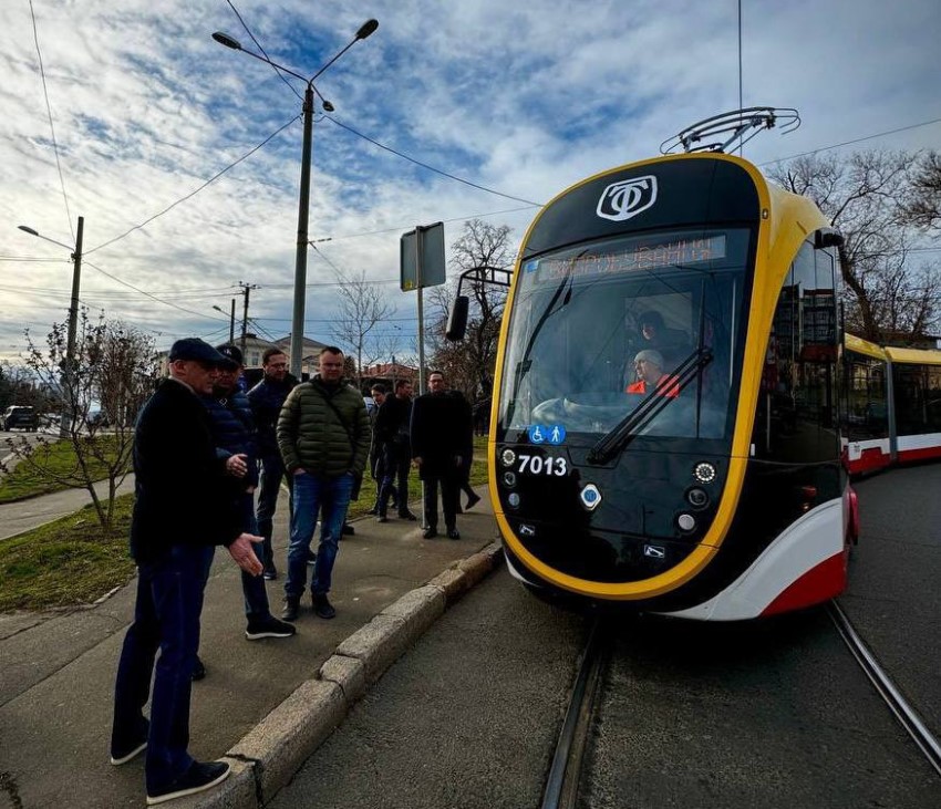 В Одесі курсуватиме новий багатосекційний трамвай