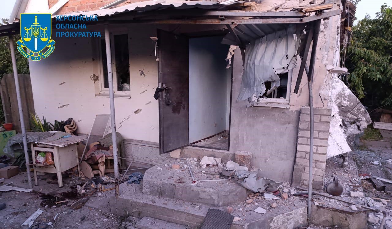 Росіяни вдарили по будинку в Золотій Балці: під завалами знайшли тіло жінки 
