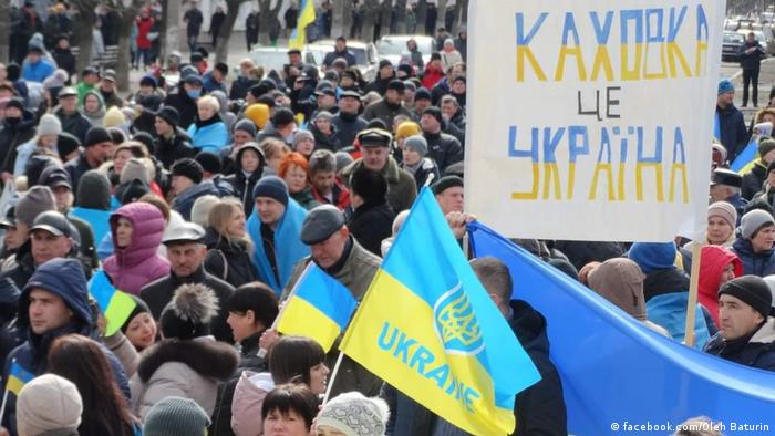 Жителька Каховки: окупанти перевдягаються в цивільне й уважно підслуховують розмови людей