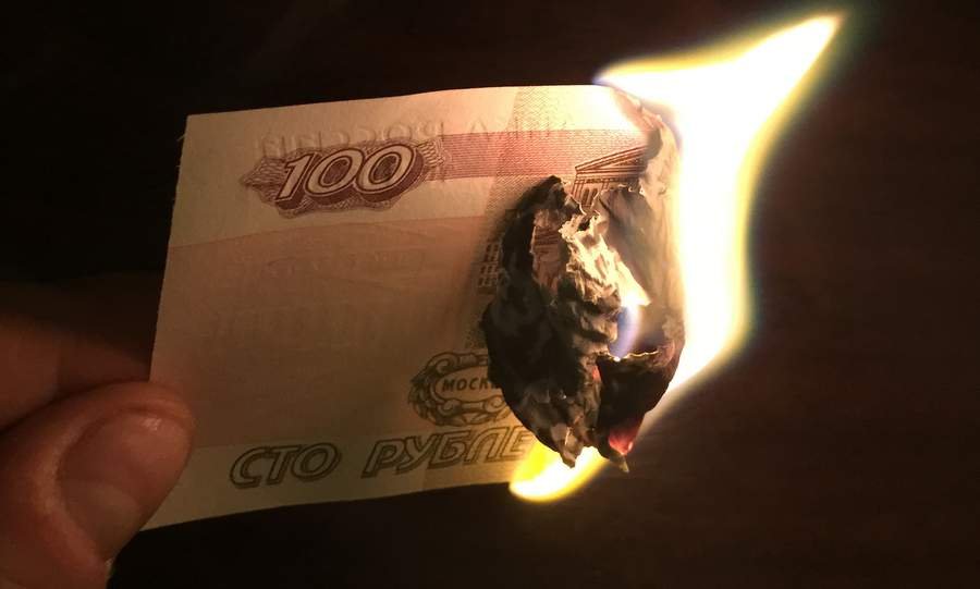 Каховським підприємцям, які відмовляються приймати російські рублі, окупанти забороняють працювати