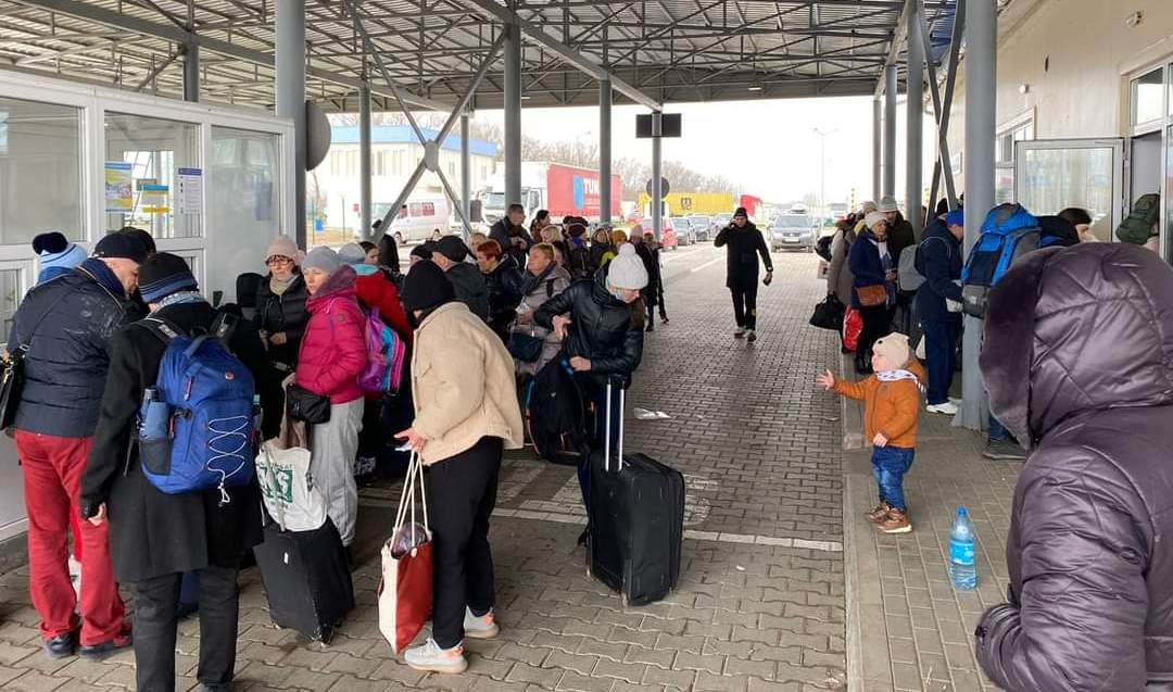 Невигадані історії про українців, які змушені були тікати від війни – спогади одеської прикордонниці