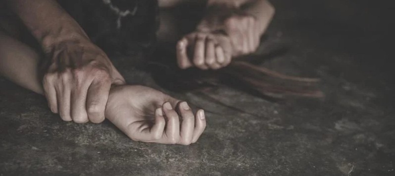 «Я хочу кричати на весь світ, щоб усе це припинилося». Сповідь зґвалтованої жінки зі звільненого села на Херсонщині