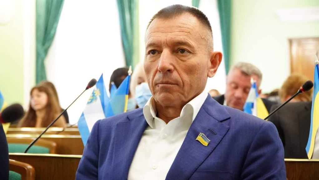 Українське зерно для «новой родины». Колаборант Едуард Репілевський допомагає окупантам грабувати аграрні підприємства Херсонщини