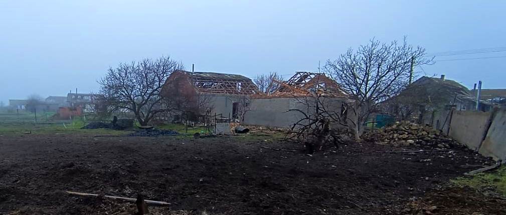«На Бериславщині є села, де одні фундаменти залишилися». Ворог знищує з авіації населені пункти на лінії зіткнення