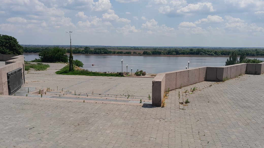 Сморід та антисанітарія: що відбувається в тимчасово окупованих Олешках