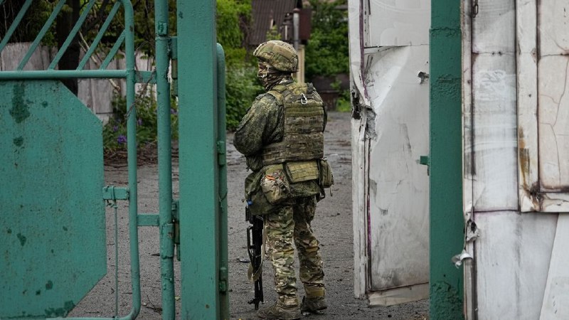 Військові РФ перетворюють будинки мирних жителів Херсонщини на казарми