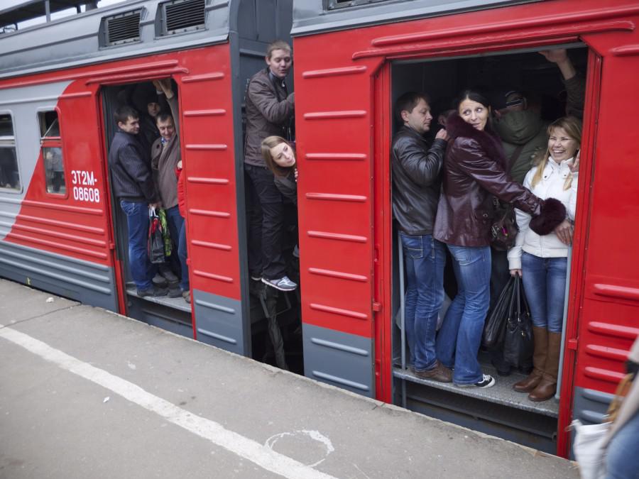 Окупанти заявили про готовність запустити електрички з Криму на окуповану частину Херсонщини попри небезпеку для пасажирів