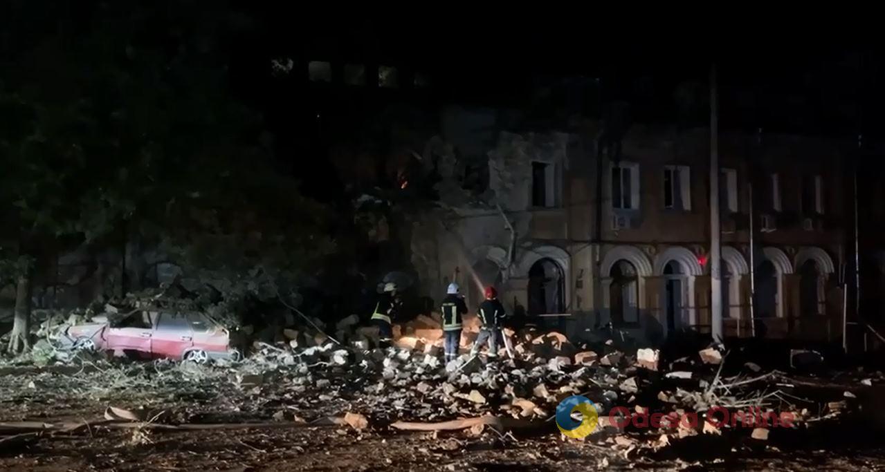 Російські окупанти обстріляли Одесу: є поранені та загиблий