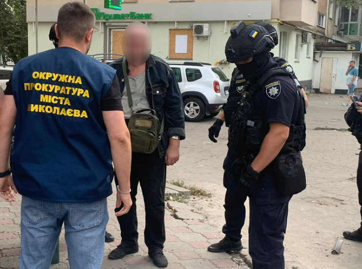 У Миколаєві затримали торгівців зброєю