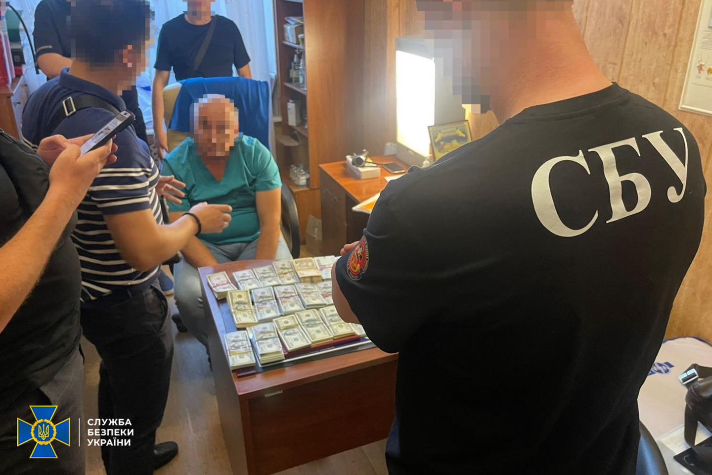 В одній з лікарень Одеси СБУ затримала нейрохірургів-корупціонерів
