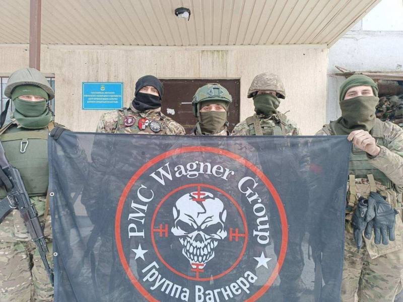 На тимчасово окупованій Херсонщині рашисти намагаються підняти “бойовий дух” армії чутками про захід “вагнерівців”