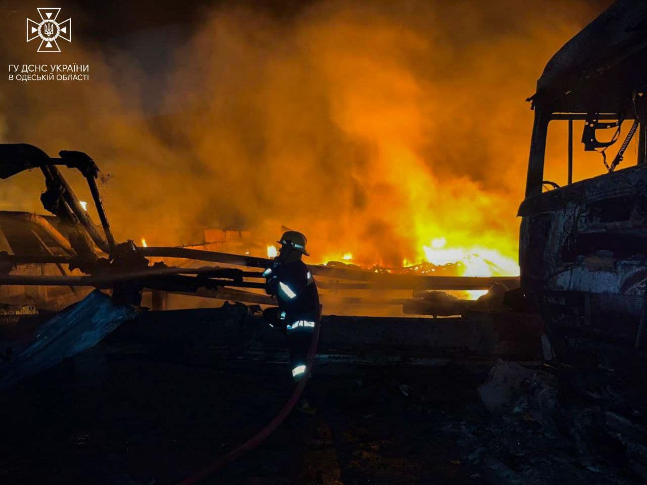 В ЗСУ пояснили можливі мотиви ворожої нічної атаки на портову інфраструктуру Одещини