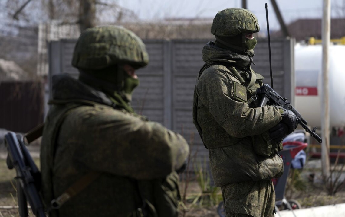 На тимчасово окупованій Херсонщині військові конфіскують в населення майно, їжу та алкоголь