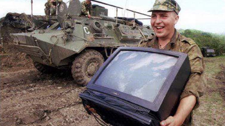Мародерство російських військових на лівобережжі Херсонщини має фантастичні масштаби