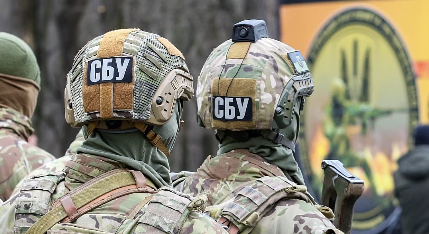 Вимагали неіснуючі борги: в Одесі затримали злочинців, що тероризували підприємців