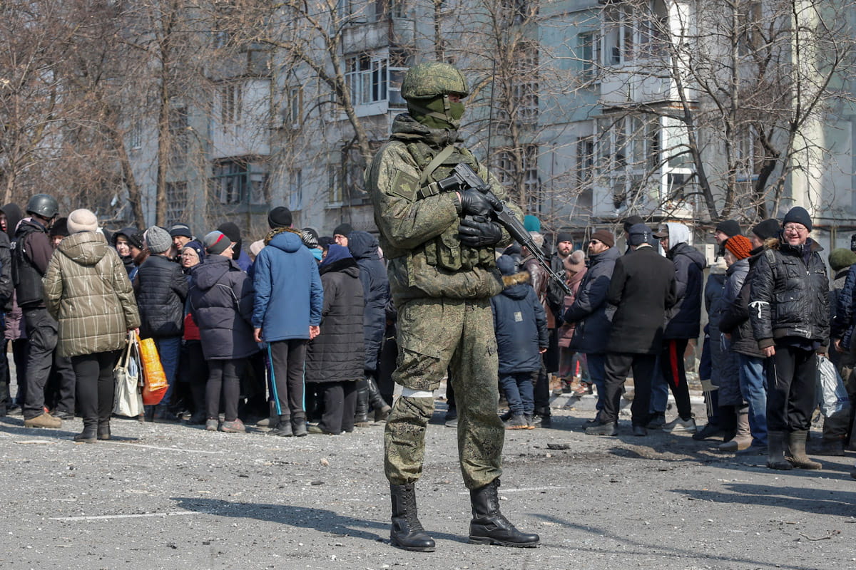 Примусова паспортизація та тиск на українців на лівобережжі Херсонщини посилюються: окупанти встановили ліміт іноземних працівників