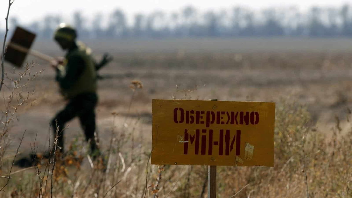 У полі на Бериславщині пастух наступив на міну