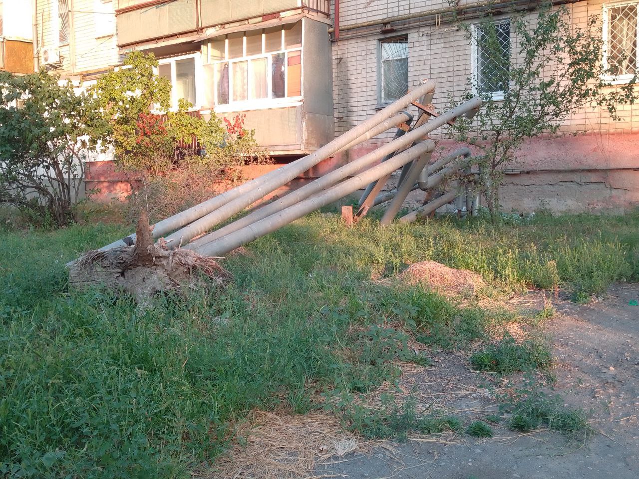 «Я знімаю з себе відповідальність за затоплені квартири»: голова ОСББ проти запуску опалення на херсонському Острові