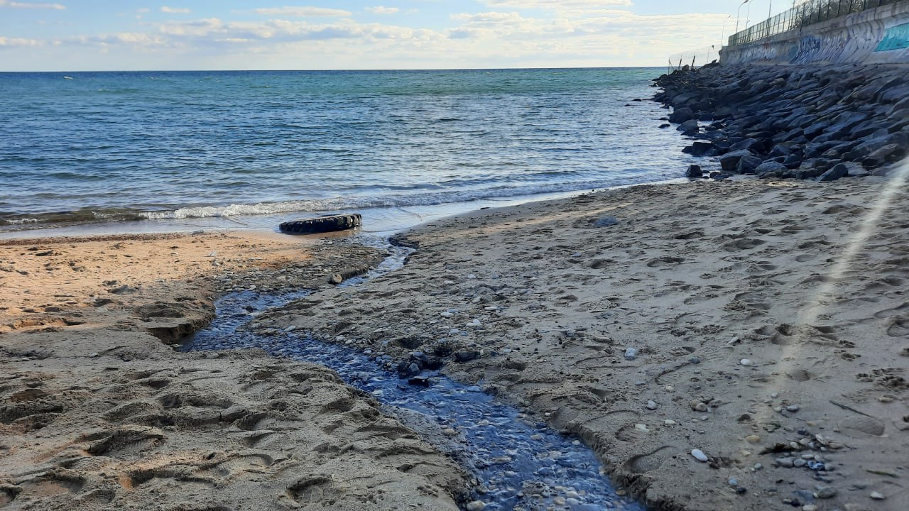 Каналізаційна станція в Одесі забруднює Чорне море стічними водами (фото)