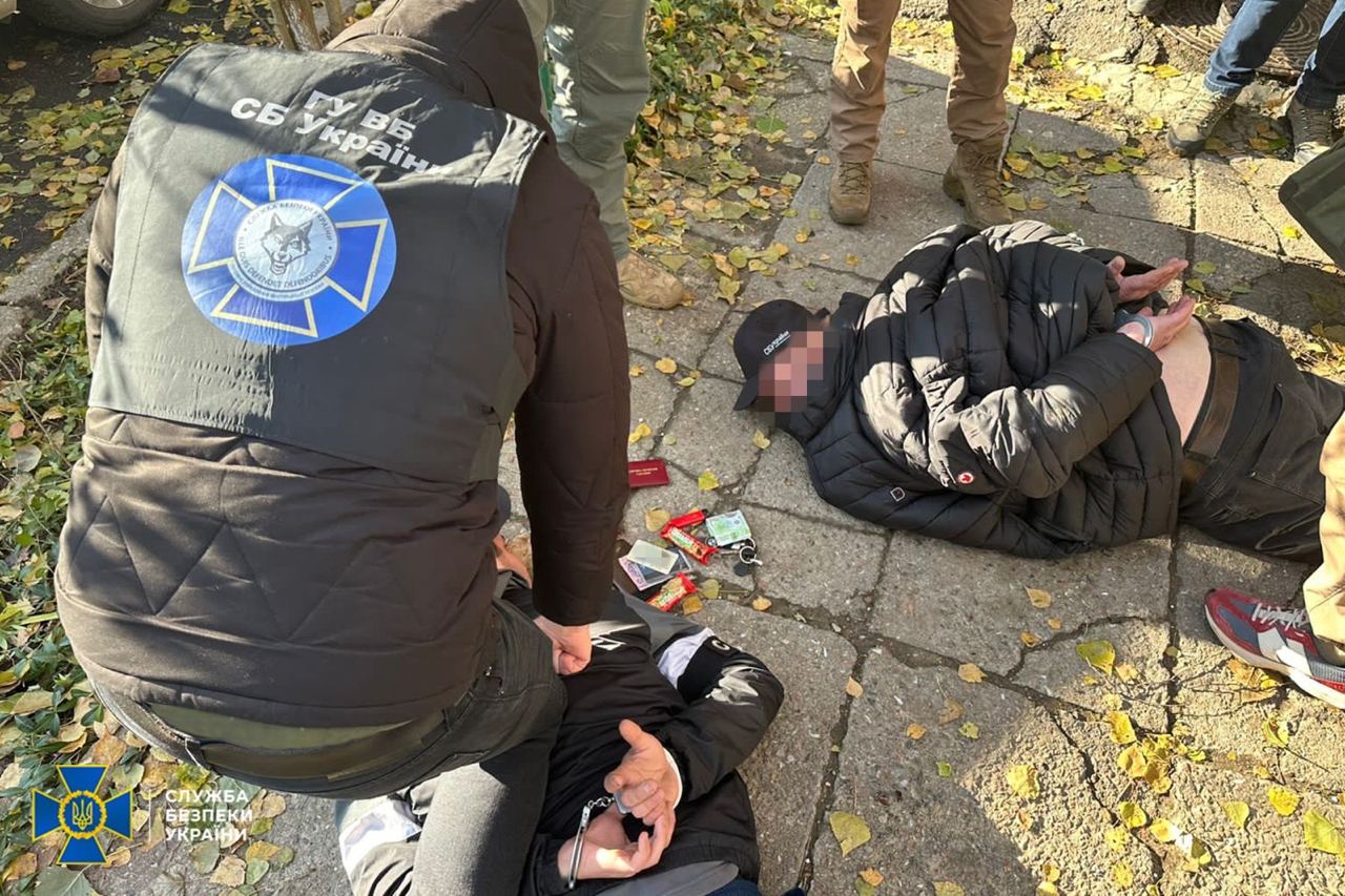 Вимагали гроші з ухилянтів: на Одещині викрито псевдоправоохоронців