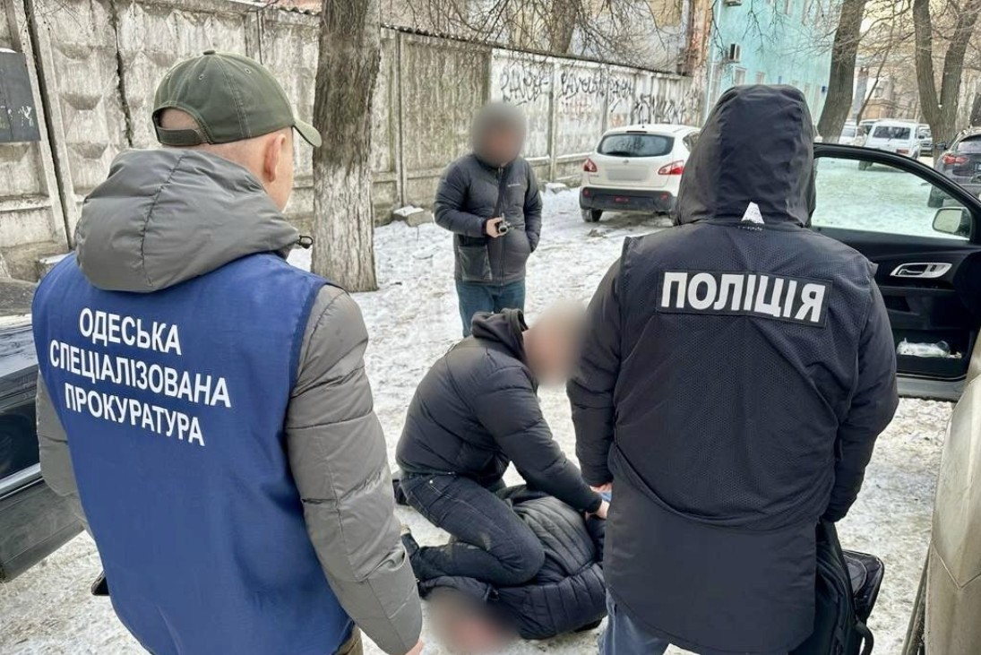 В Одесі гендиректор фірми за гроші оформляв довідки, що давали можливість списання з військової служби