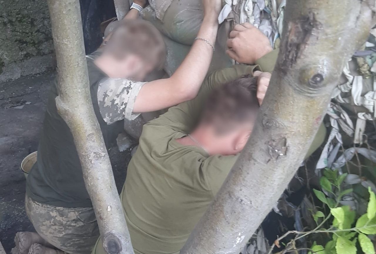 Судитимуть озброєну організовану злочинну групу, яка скоювала розбійні напади на Херсонщині, прикриваючись військовою формою