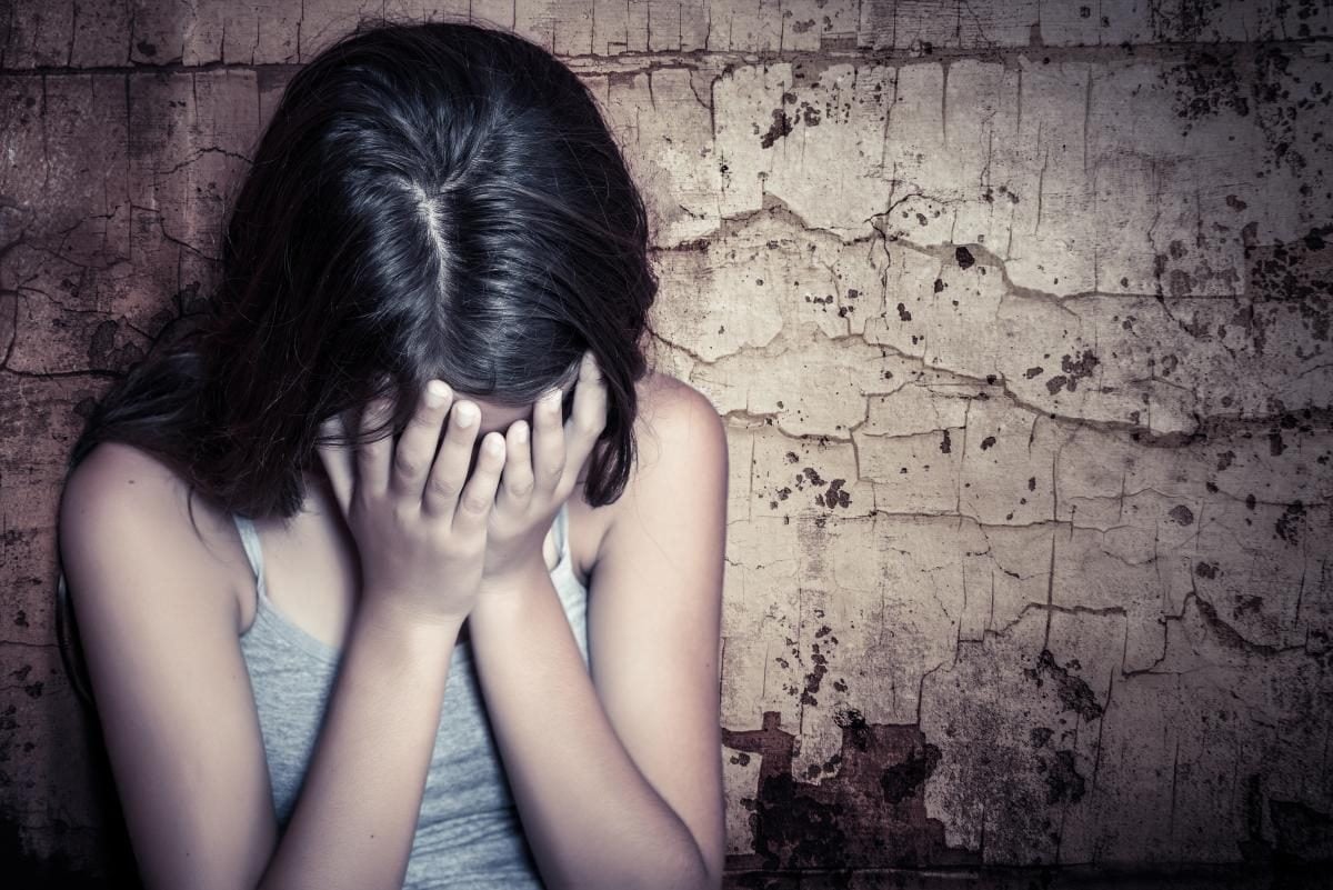 Обіцяв подарувати телефон: житель Одещини отримав вирок за зґвалтування 10-річної доньки родичів