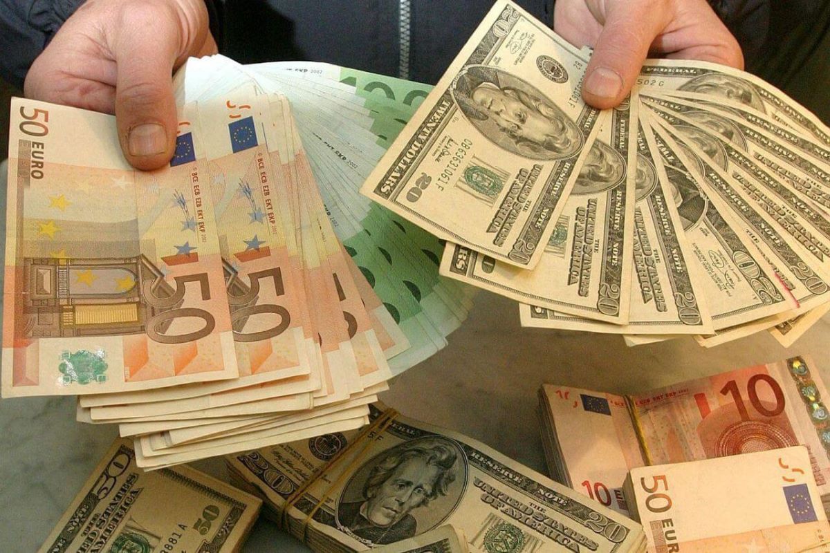 Як уникнути шахраїв під час обміну валют