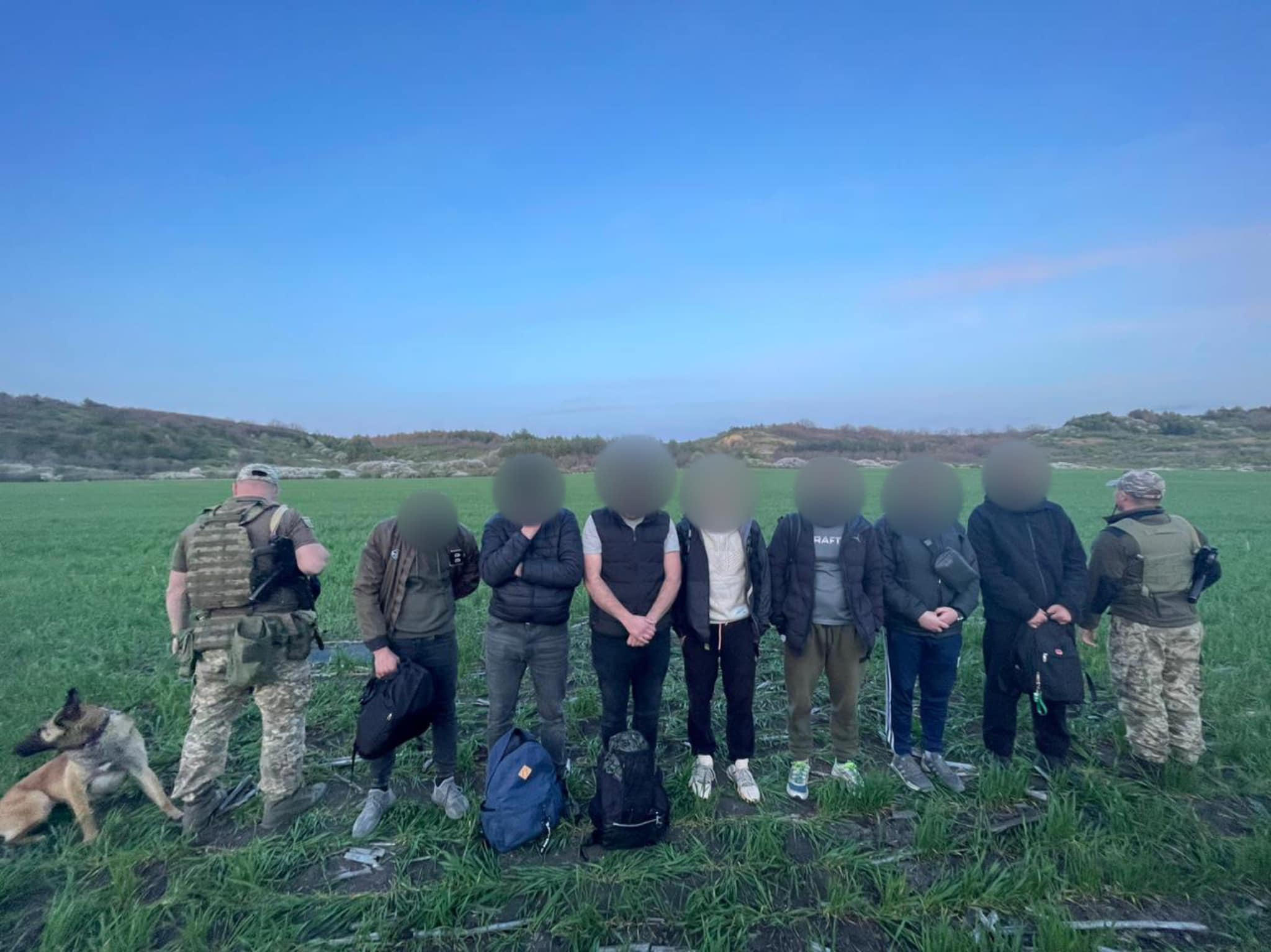 Командна робота службового собаки та коптера: як на Одещині  затримали одразу сімох порушників кордону