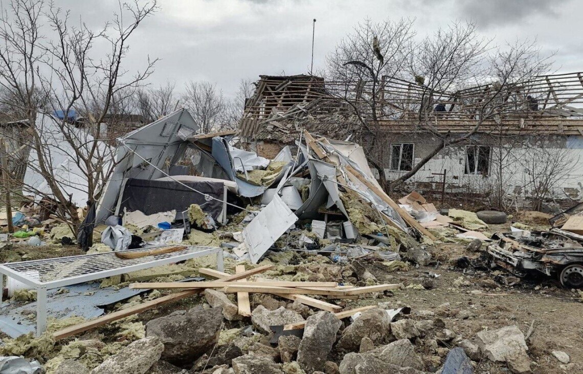 Росіяни вчергове за день вдарили по Білозерці: поцілили по будинку, є поранений