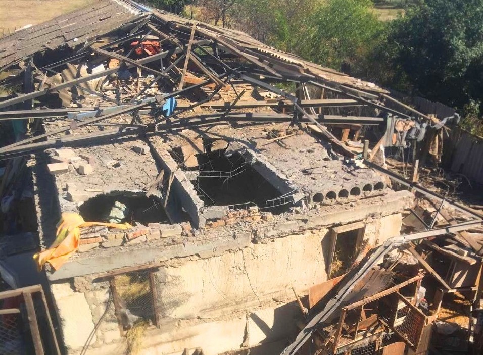 Обстрілювали з танків, РСЗВ та авіації: наслідки ворожих атак на Херсонщині за добу (фото)