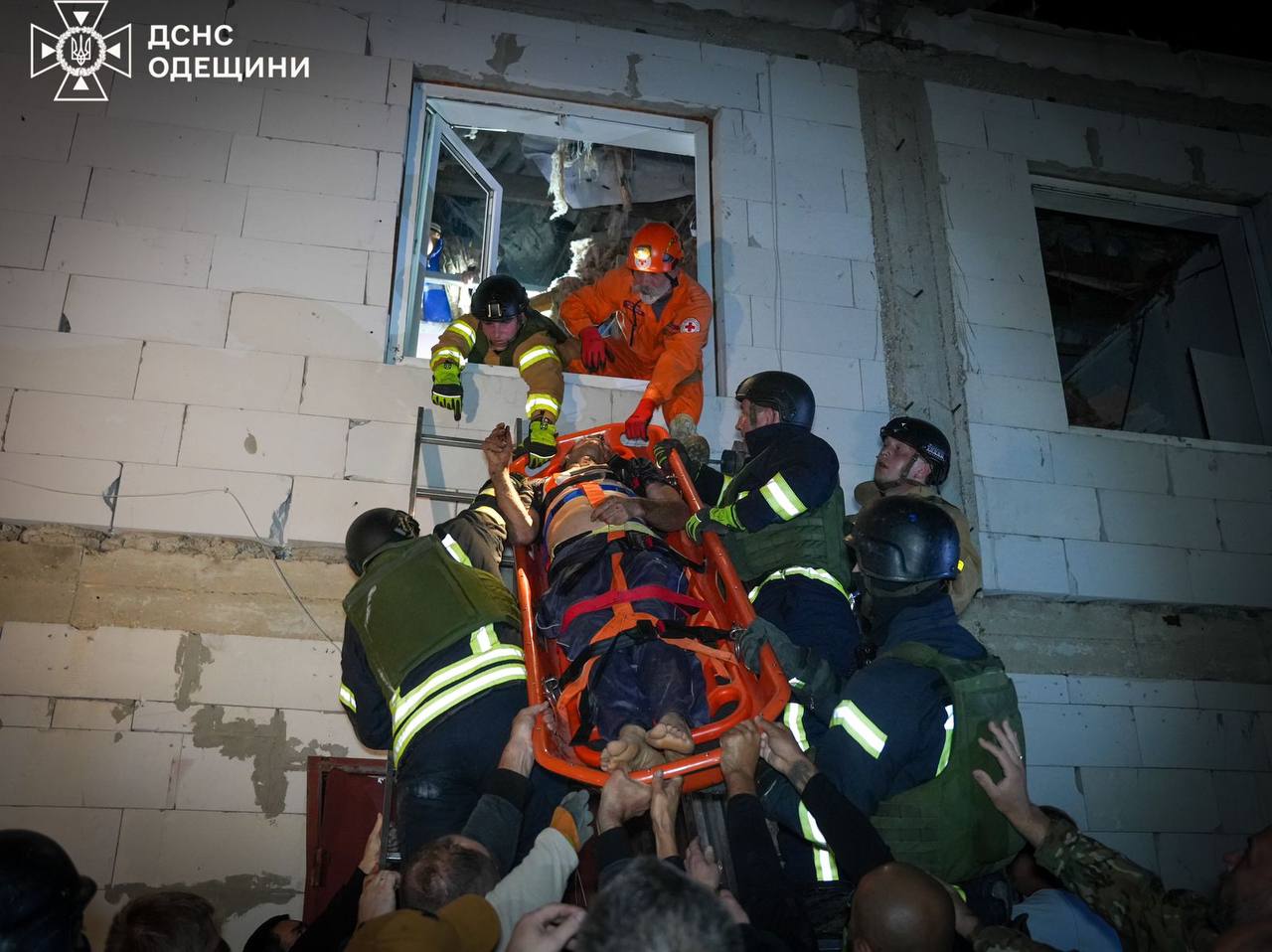 Російський удар балістикою по Одещині: загинуло 4 людей, серед яких 16-річна дівчина