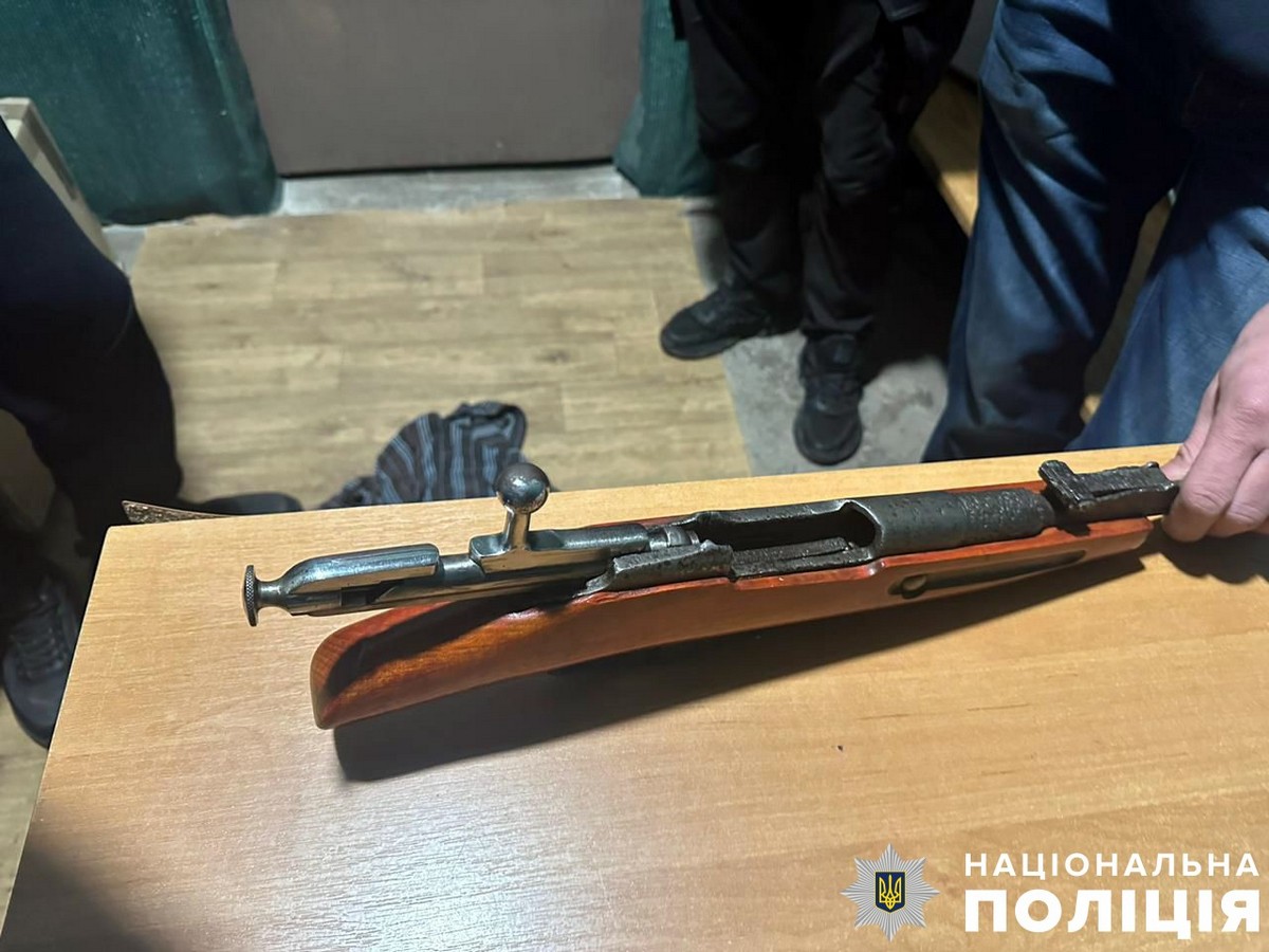 У Херсоні затримали «археолога» – займався розкопками зброї та продавав її