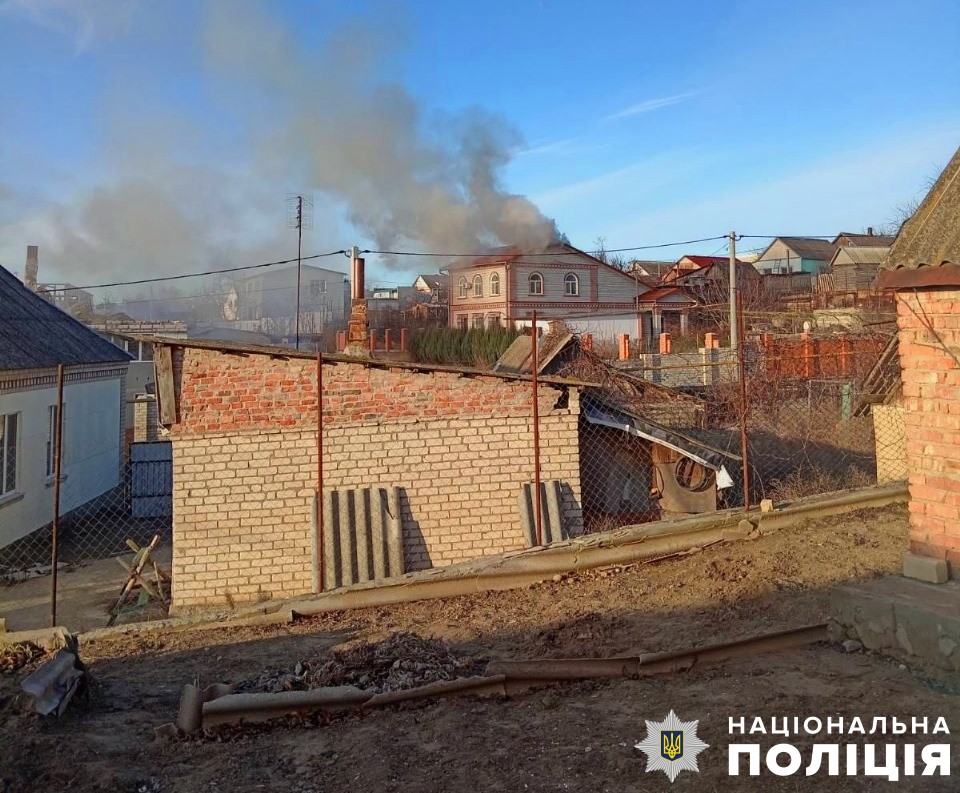 Пошкоджено 17 житлових будинків та 7 автомобілів – наслідки ворожих обстрілів Херсонщини