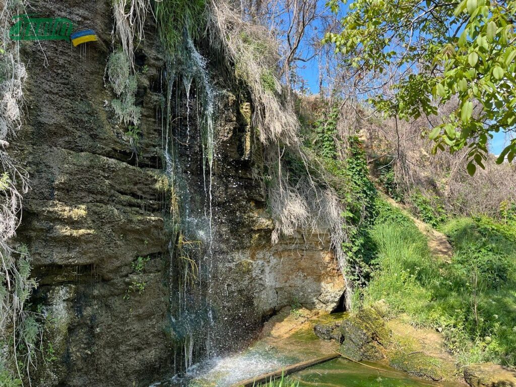 Водоспад у селі Фонтанка на Одещині.